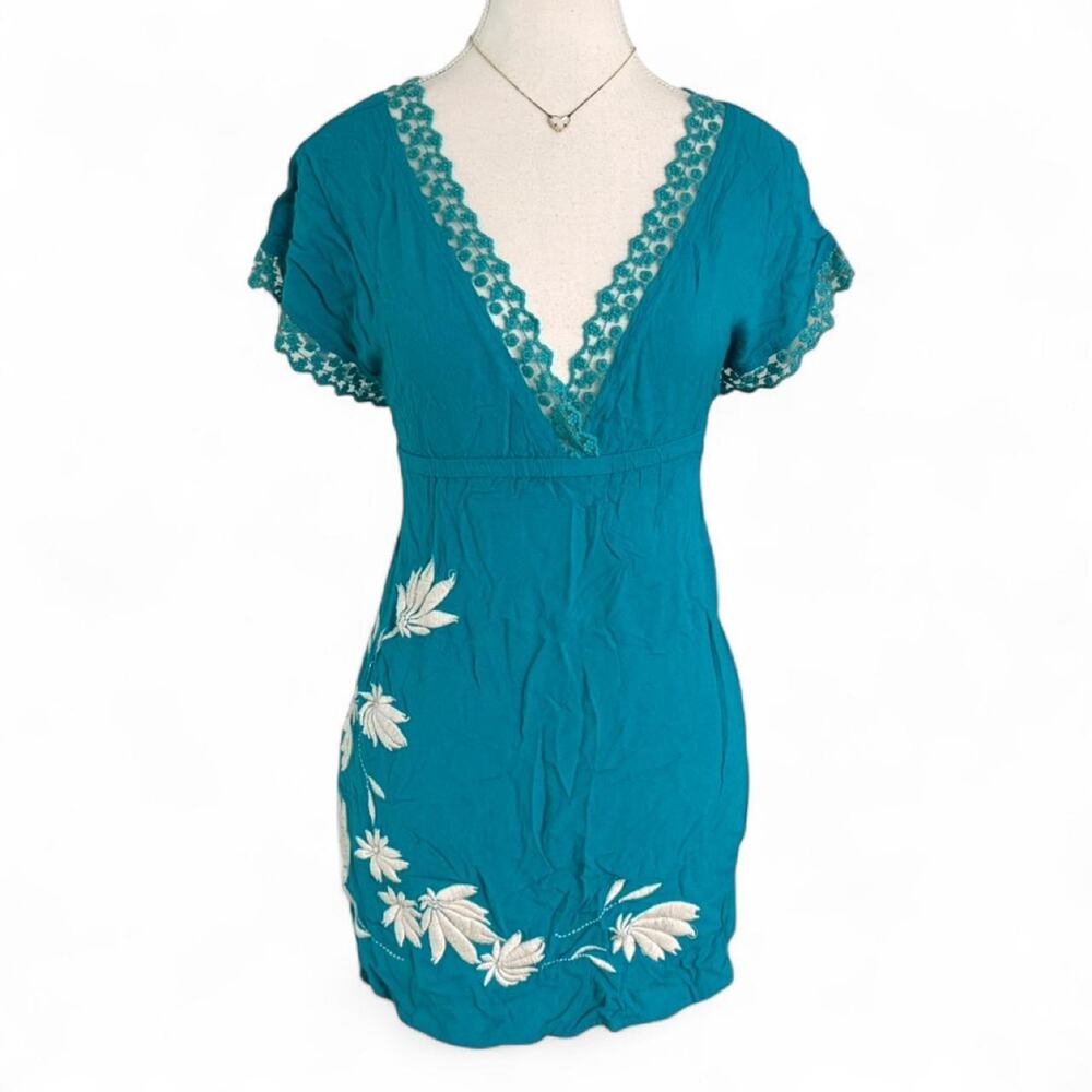 Twenty One Y2K Vintage Baby Foll Top Lace & Embroidered Detail Size M summer